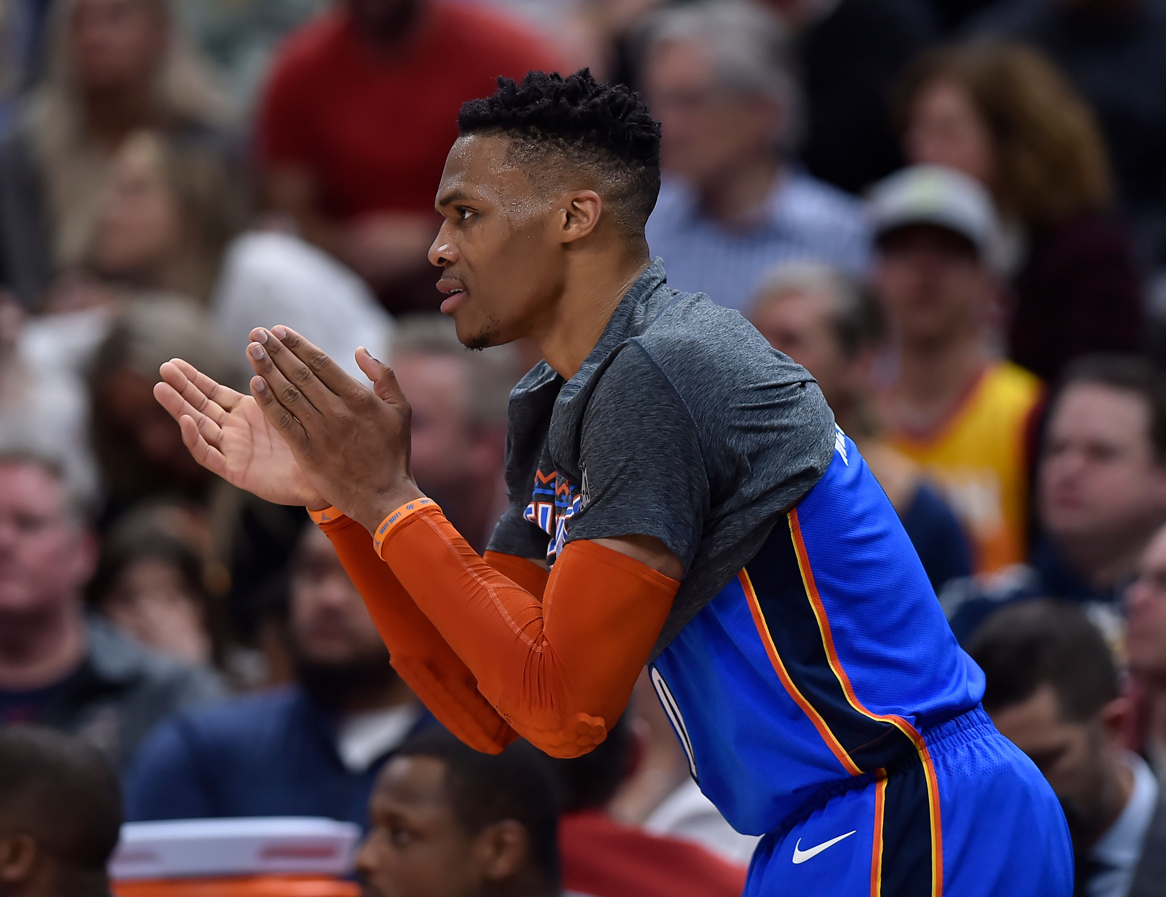 法助攻队友 法助攻队友